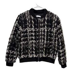 Women’s Black & White Bouclé Plaid Bomber Jacket – Stylish Textured Zip Up